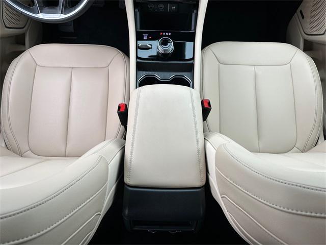 used 2024 Jeep Grand Cherokee car, priced at $40,980