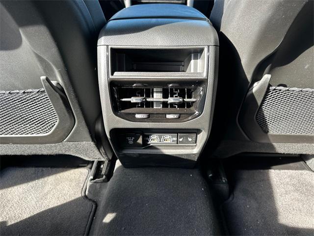 new 2025 Jeep Grand Cherokee car, priced at $55,360