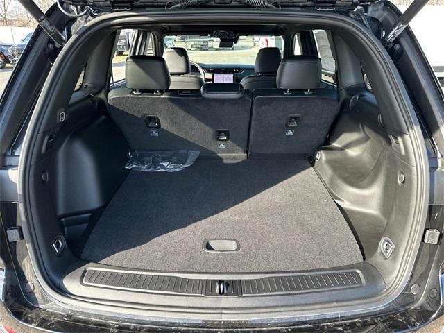 new 2025 Jeep Grand Cherokee car, priced at $55,360