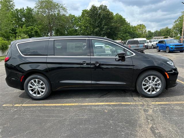 new 2025 Chrysler Pacifica car, priced at $51,610