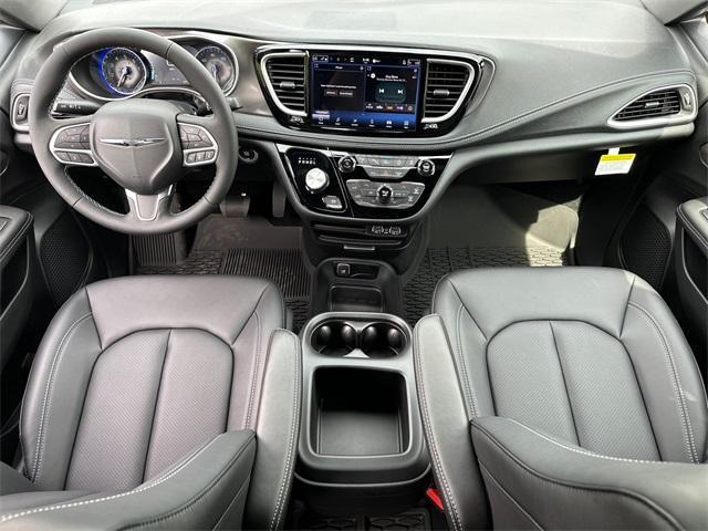 new 2025 Chrysler Pacifica car, priced at $51,610