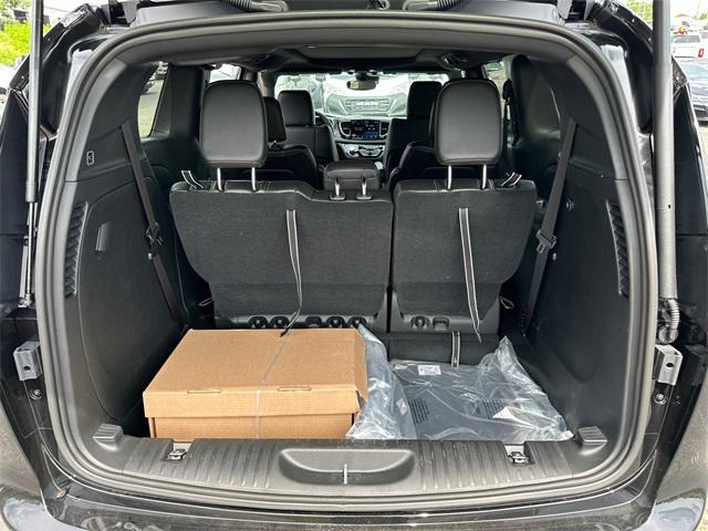 new 2025 Chrysler Pacifica car, priced at $51,610