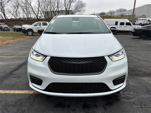 new 2025 Chrysler Pacifica car, priced at $54,260