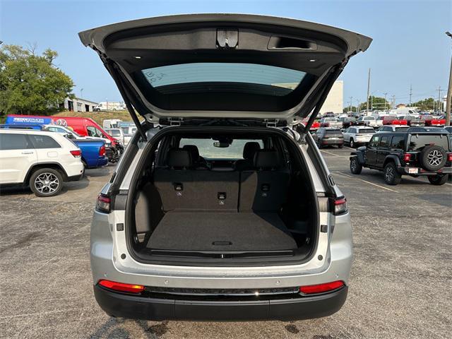 new 2024 Jeep Grand Cherokee car, priced at $48,675