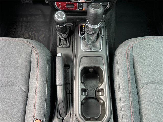 new 2025 Jeep Gladiator car, priced at $60,040