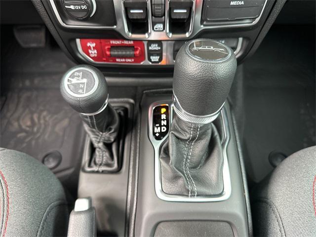 new 2025 Jeep Gladiator car, priced at $60,040