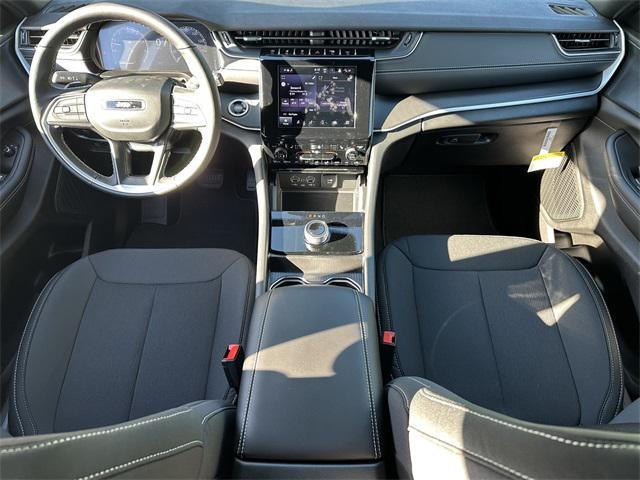 new 2025 Jeep Grand Cherokee car, priced at $44,170