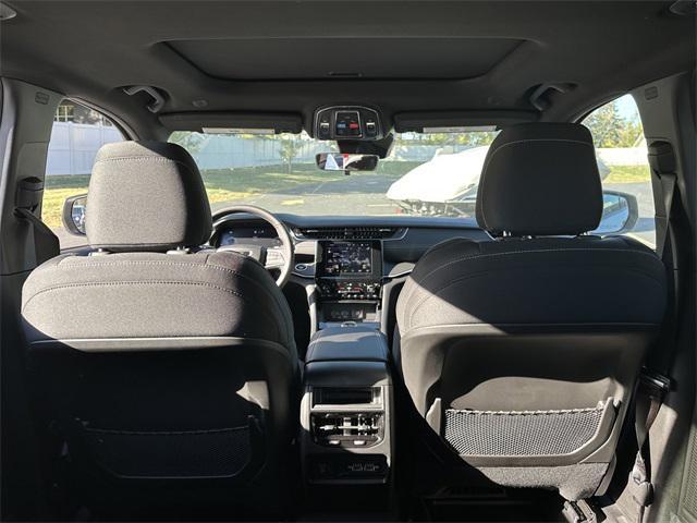 new 2025 Jeep Grand Cherokee car, priced at $44,170