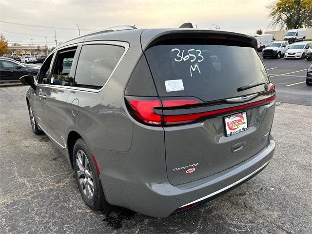 new 2025 Chrysler Pacifica car, priced at $62,150