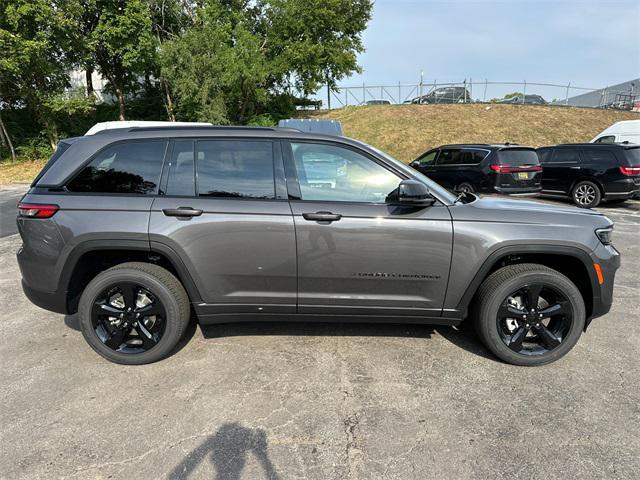 new 2024 Jeep Grand Cherokee car, priced at $49,175