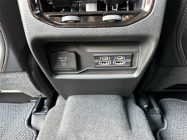new 2025 Jeep Grand Cherokee L car, priced at $71,400
