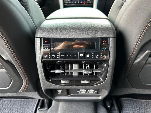new 2025 Jeep Grand Cherokee L car, priced at $71,400