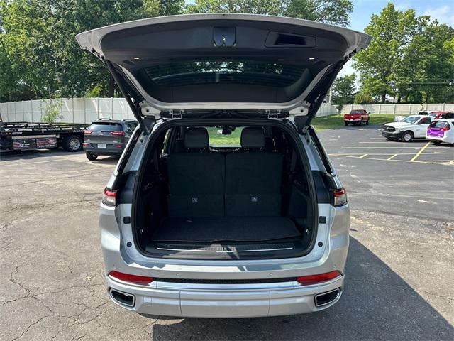 new 2025 Jeep Grand Cherokee L car, priced at $71,400