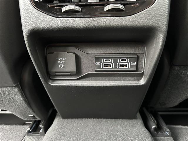 new 2025 Jeep Grand Cherokee car, priced at $49,370