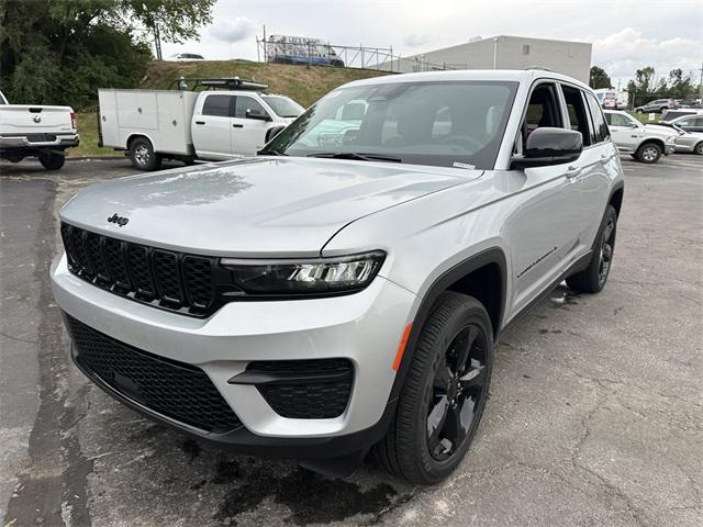 new 2025 Jeep Grand Cherokee car, priced at $49,370
