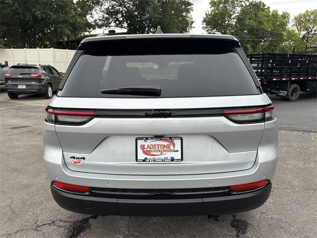 new 2025 Jeep Grand Cherokee car, priced at $49,370