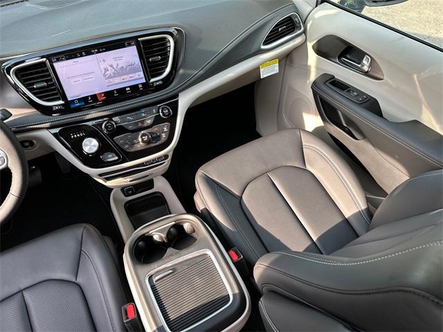 new 2024 Chrysler Pacifica car, priced at $43,695