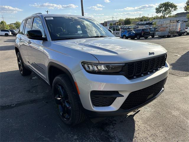 new 2025 Jeep Grand Cherokee car, priced at $47,875