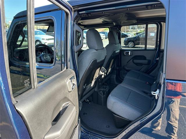 new 2025 Jeep Gladiator car, priced at $59,545