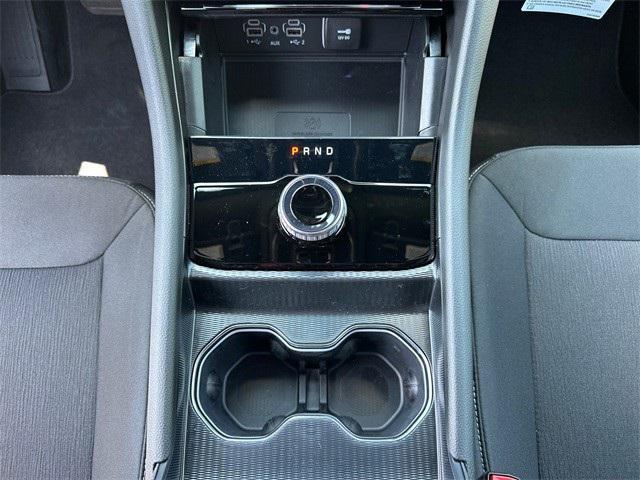 new 2025 Jeep Grand Cherokee car, priced at $44,000