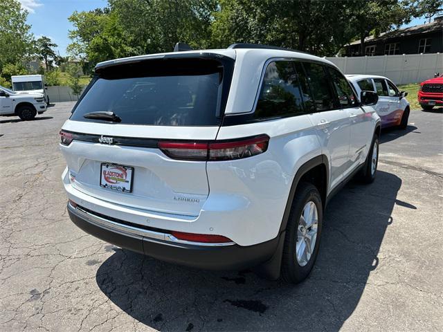 new 2025 Jeep Grand Cherokee car, priced at $44,000