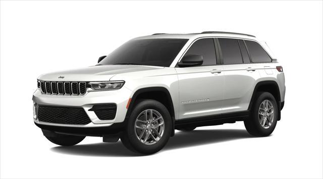 new 2025 Jeep Grand Cherokee car, priced at $44,000