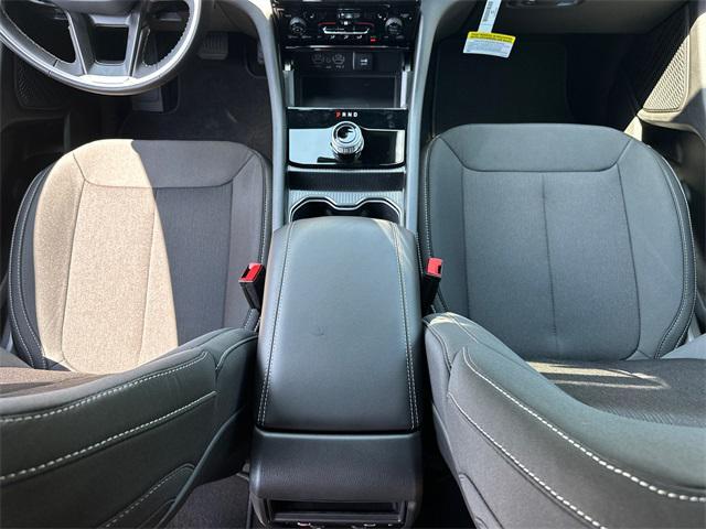 new 2025 Jeep Grand Cherokee car, priced at $44,000