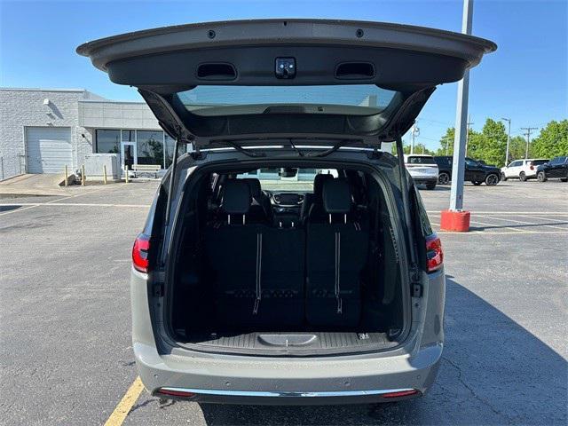 new 2025 Chrysler Pacifica car, priced at $48,915