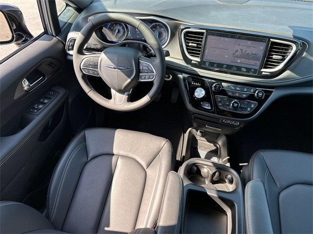 new 2025 Chrysler Pacifica car, priced at $48,915
