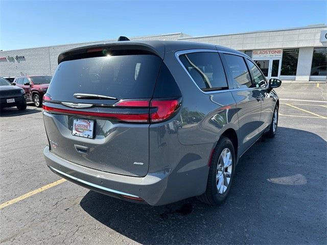 new 2025 Chrysler Pacifica car, priced at $48,915