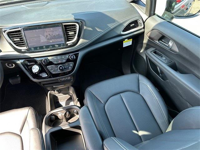 new 2025 Chrysler Pacifica car, priced at $48,915