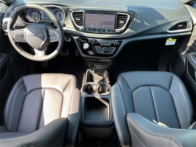 new 2025 Chrysler Pacifica car, priced at $48,915