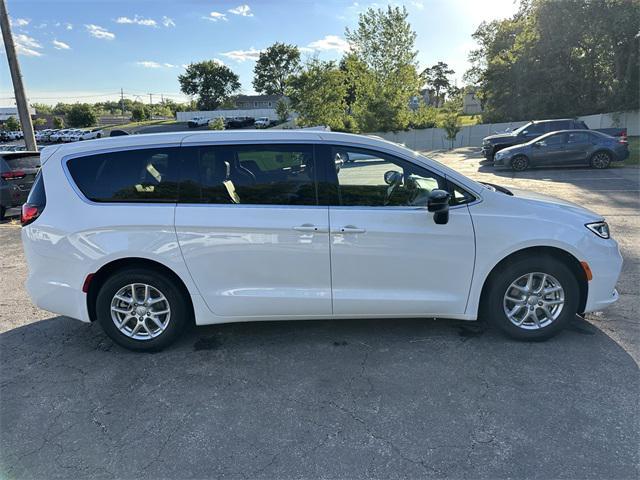new 2026 Chrysler Pacifica car, priced at $44,460