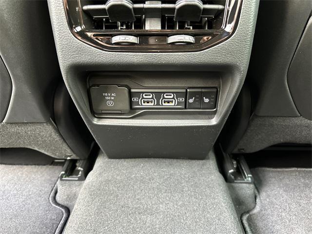 new 2025 Jeep Grand Cherokee car, priced at $52,435