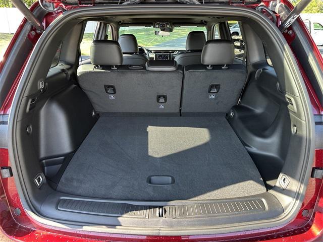 new 2025 Jeep Grand Cherokee car, priced at $49,370