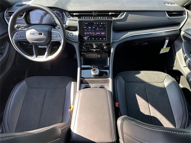 new 2025 Jeep Grand Cherokee car, priced at $49,370