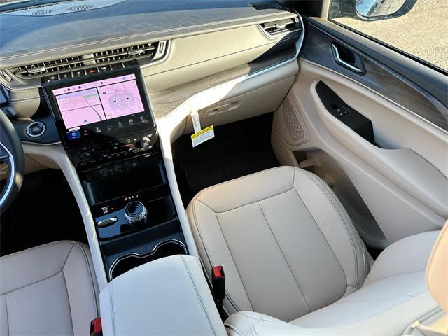 new 2025 Jeep Grand Cherokee car, priced at $52,435