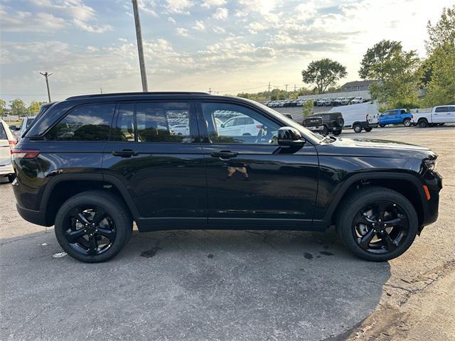 new 2025 Jeep Grand Cherokee car, priced at $47,875