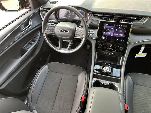 new 2025 Jeep Grand Cherokee car, priced at $47,875