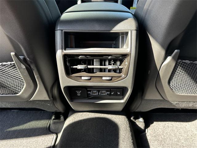 new 2025 Jeep Grand Cherokee car, priced at $52,735