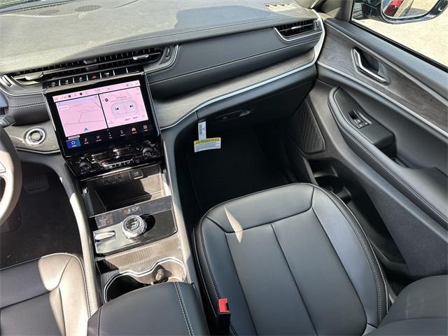 new 2025 Jeep Grand Cherokee car, priced at $52,735