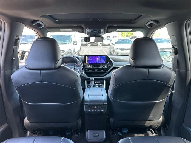 used 2023 Toyota Highlander car, priced at $43,400
