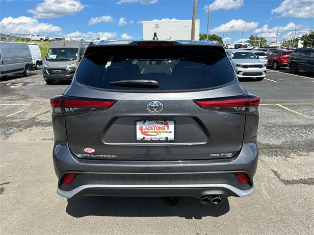 used 2023 Toyota Highlander car, priced at $43,400