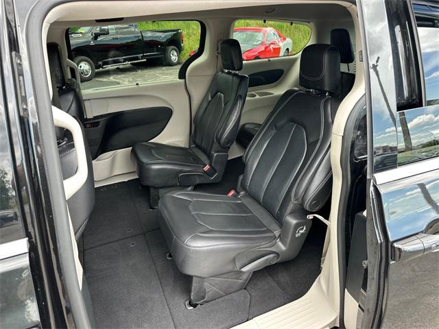 used 2022 Chrysler Pacifica car, priced at $22,300