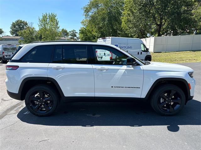 new 2024 Jeep Grand Cherokee car, priced at $48,080