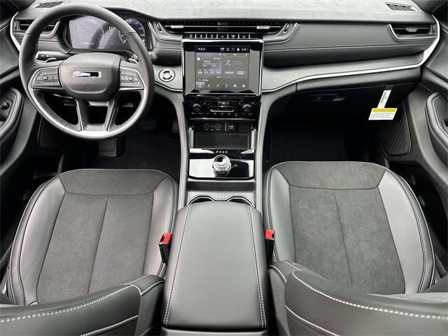 new 2025 Jeep Grand Cherokee car, priced at $48,775