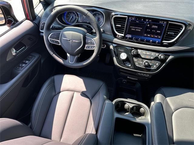 new 2025 Chrysler Pacifica car, priced at $52,105