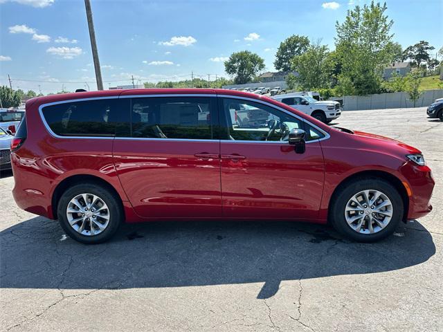 new 2025 Chrysler Pacifica car, priced at $52,105