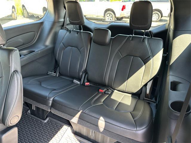 new 2025 Chrysler Pacifica car, priced at $52,105