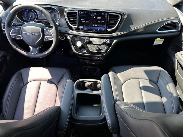new 2025 Chrysler Pacifica car, priced at $52,105